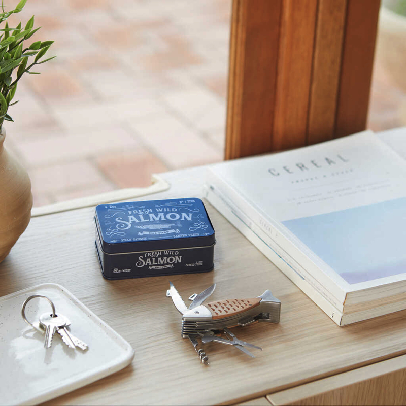 couteau multifonction saumon